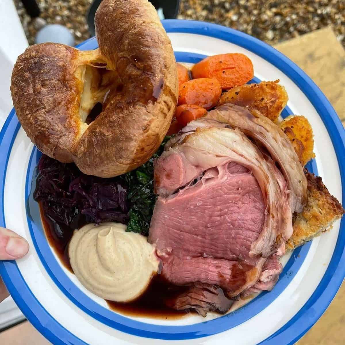 roast dinner overnight red wine gravy