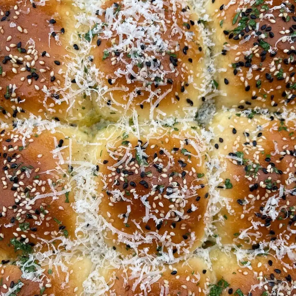 tear & share cheesy garlic bread