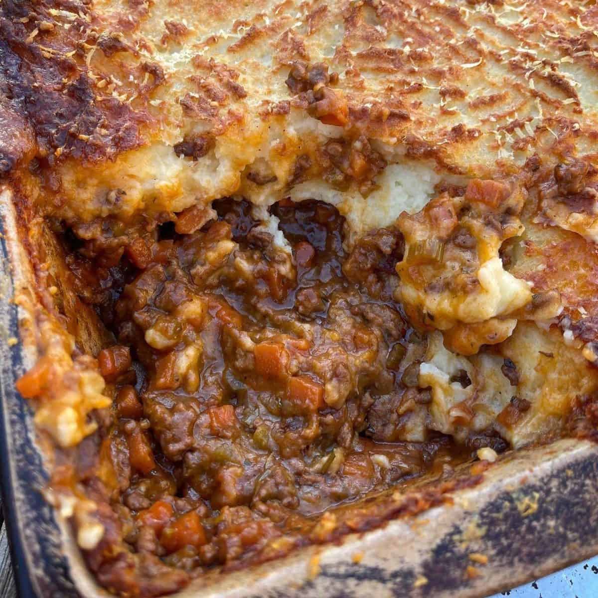 shepherd's pie with cheesy garlic mash