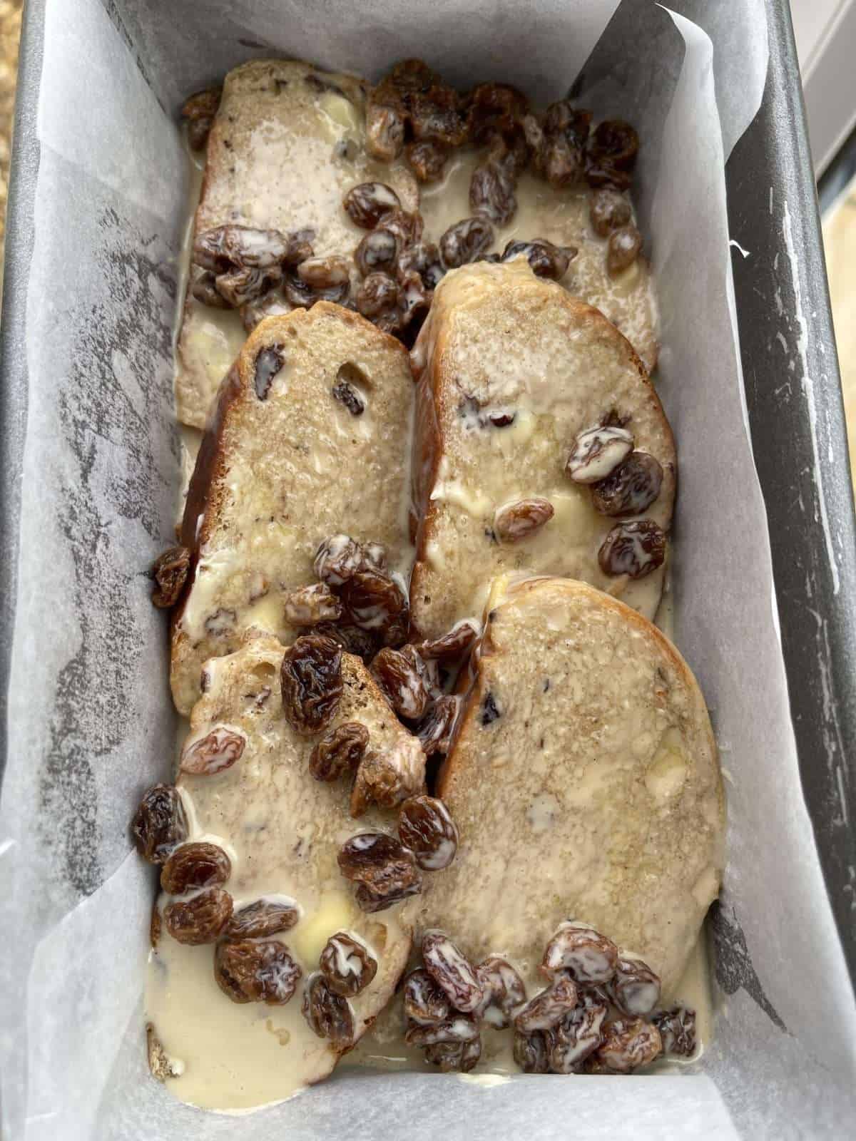 hot cross bun slices with sultanas & custard