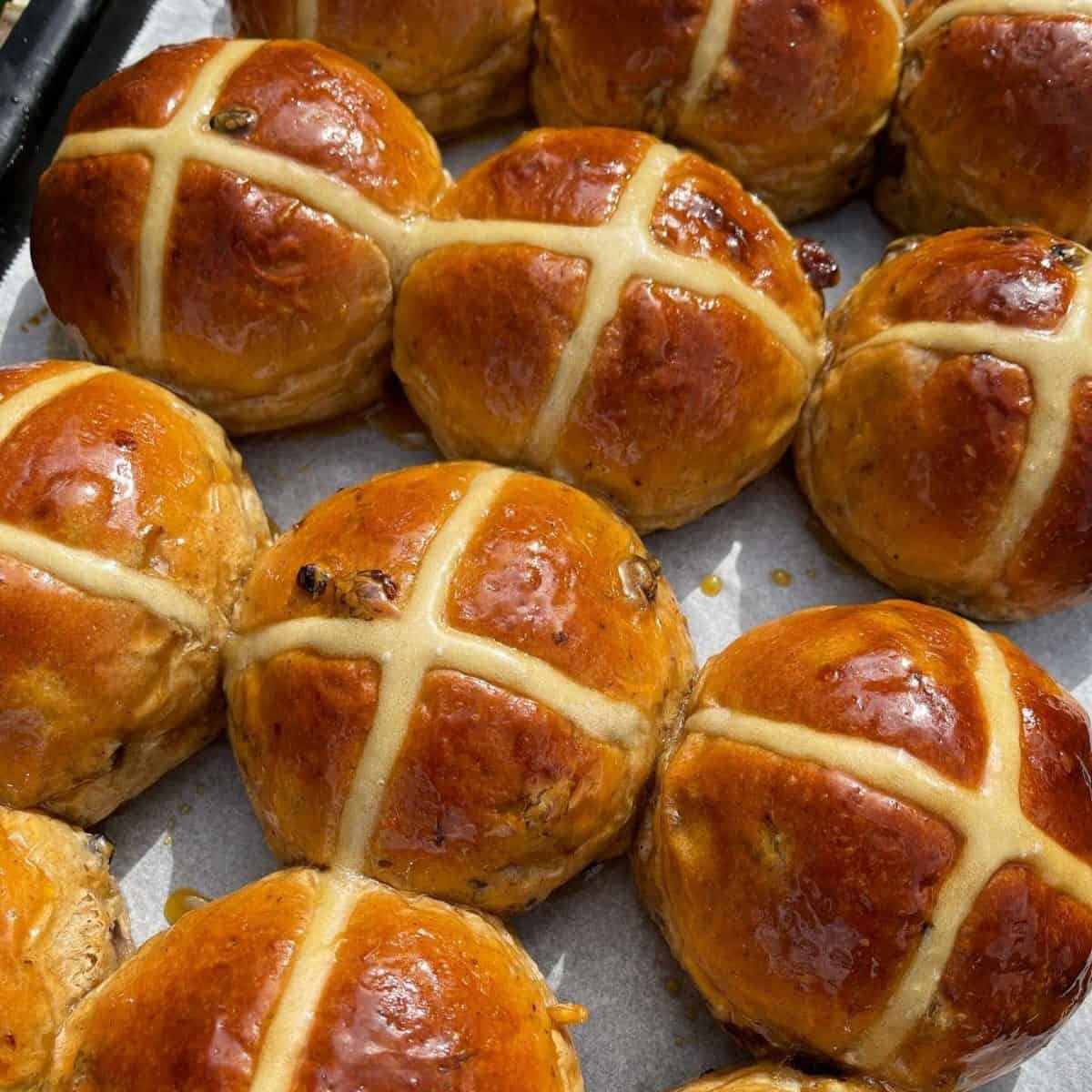 tangzhong hot cross buns