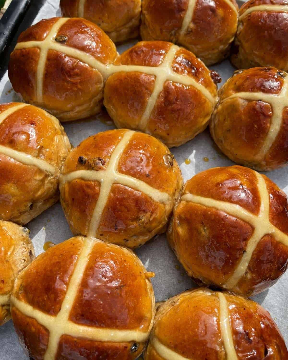 tangzhong hot cross buns