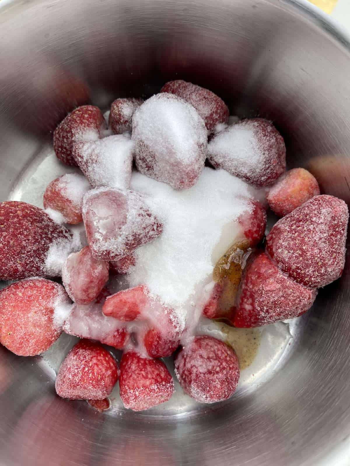 strawberries with sugar & vanilla
