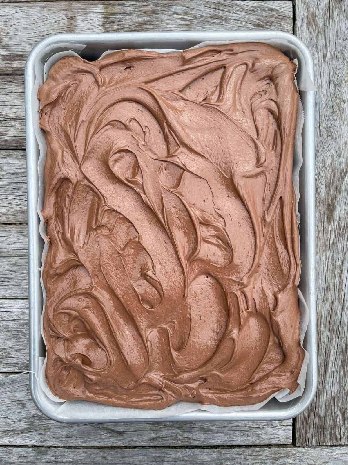 chocolate sheet cake with frosting