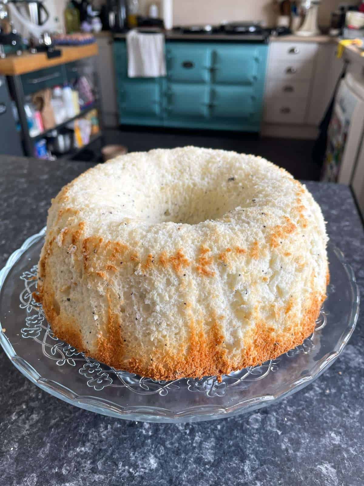 angel food cake out of tin