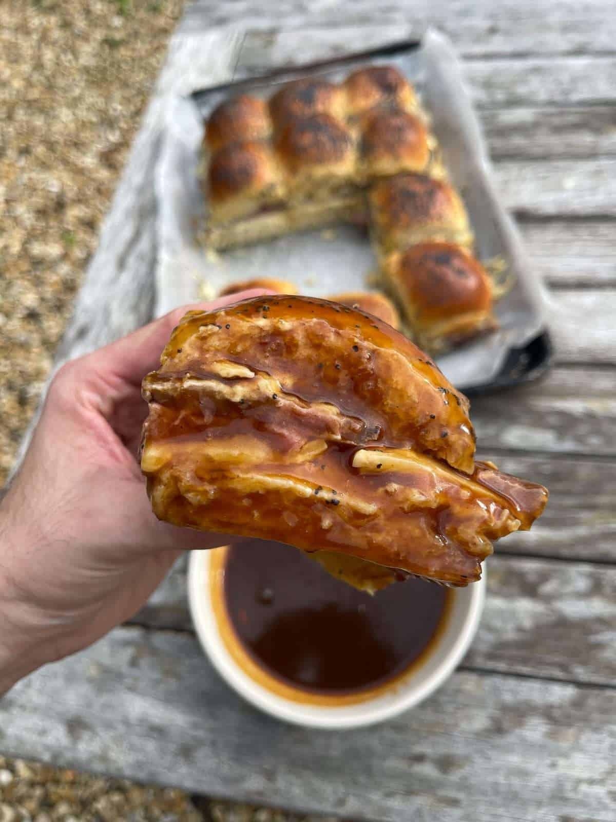 french dip roast beef sliders