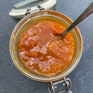 apricot & vanilla bean jam