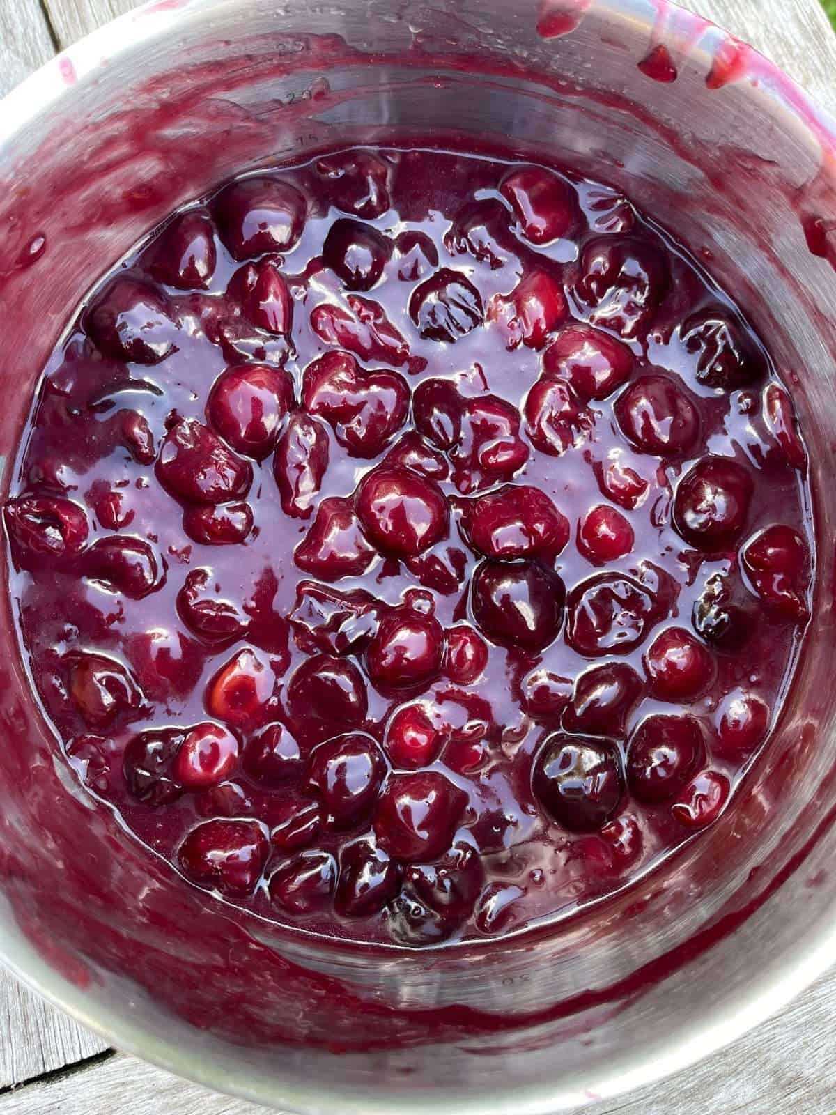 cherry & vanilla crumble filling