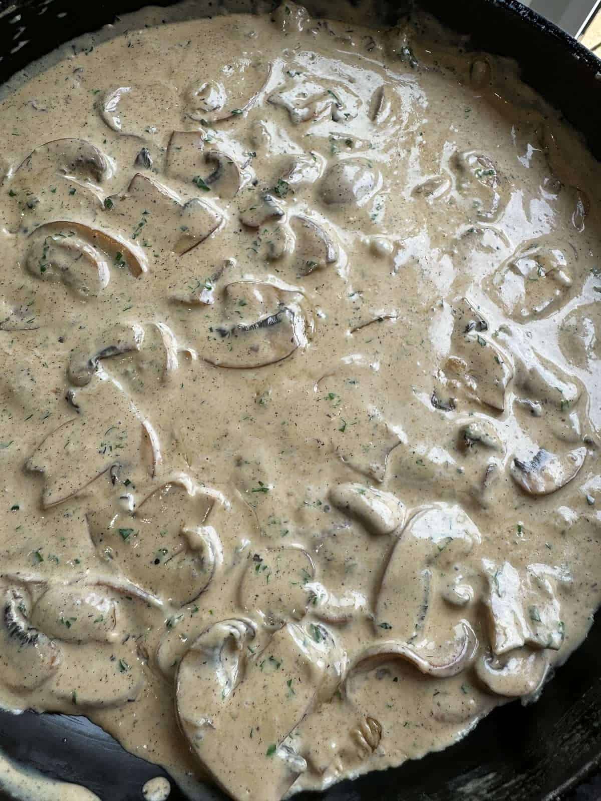 creamy garlic mushrooms with tarragon