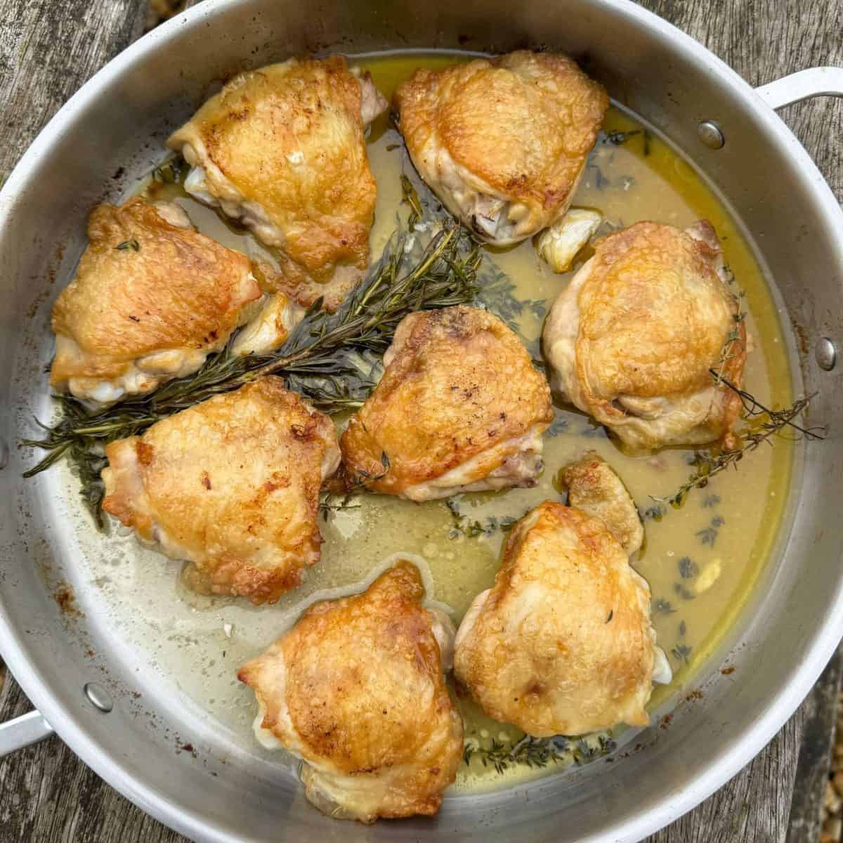 pan roasted chicken thighs with garlic & herbs