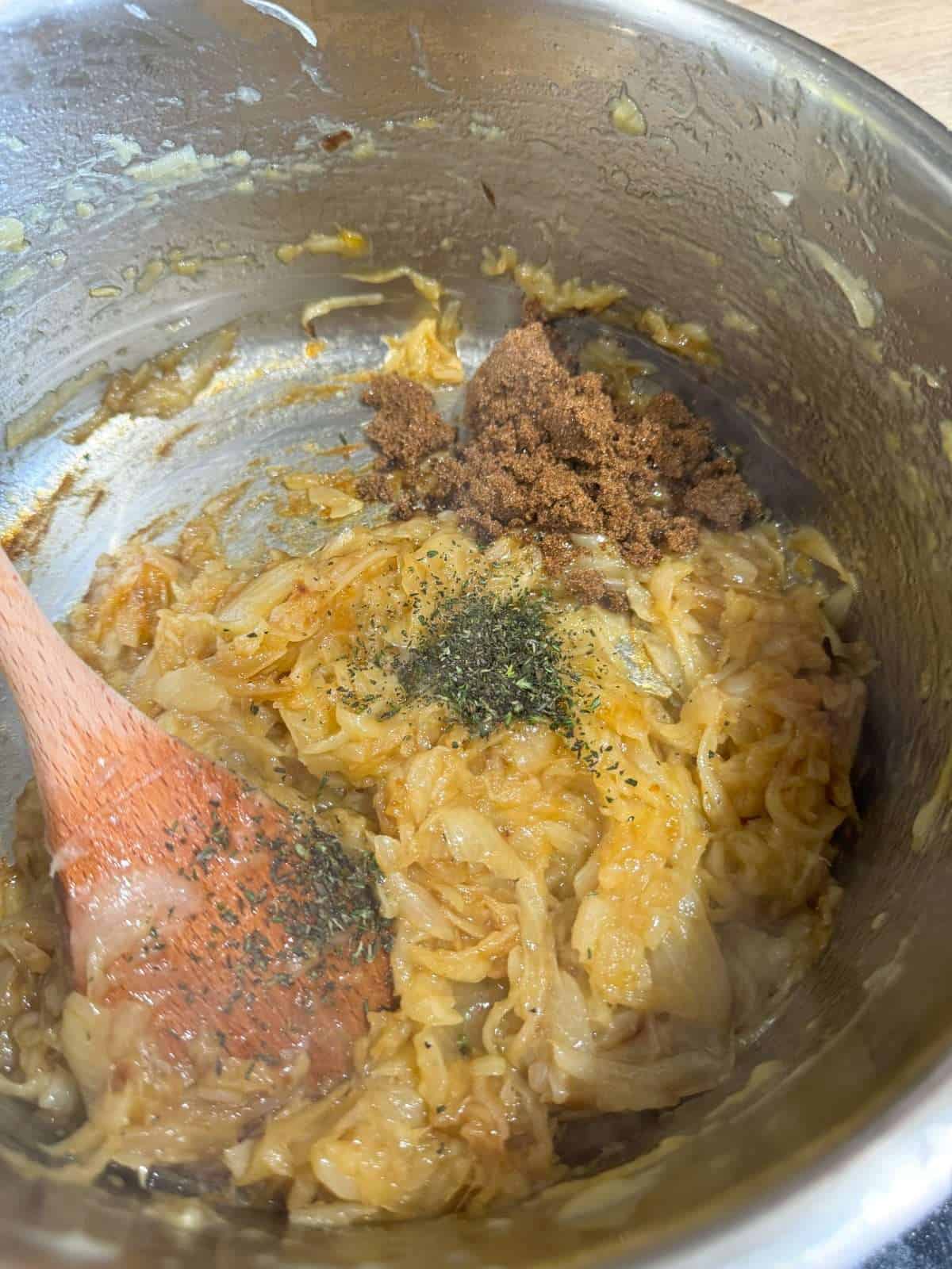 onions with brown sugar and thyme