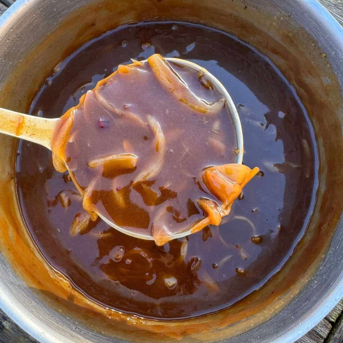 Caramelised Onion & Cranberry Gravy