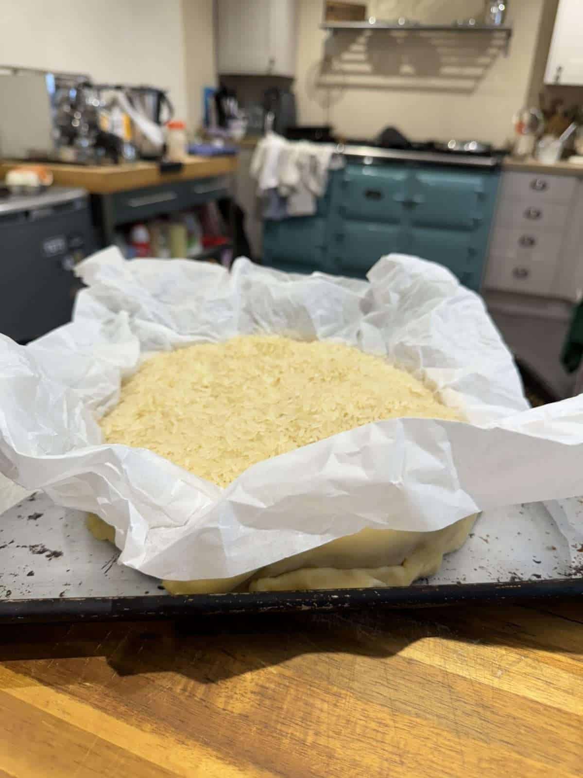 blind baking with rice