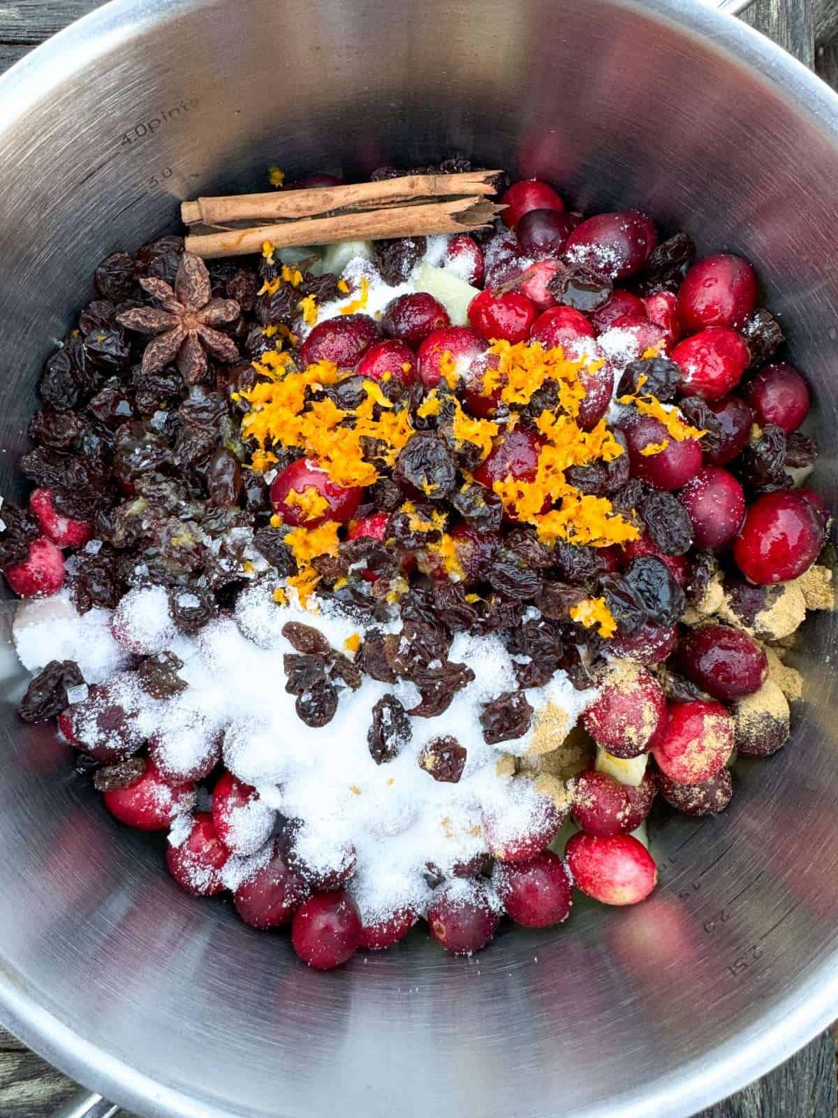 cranberry chutney ingredients in pan