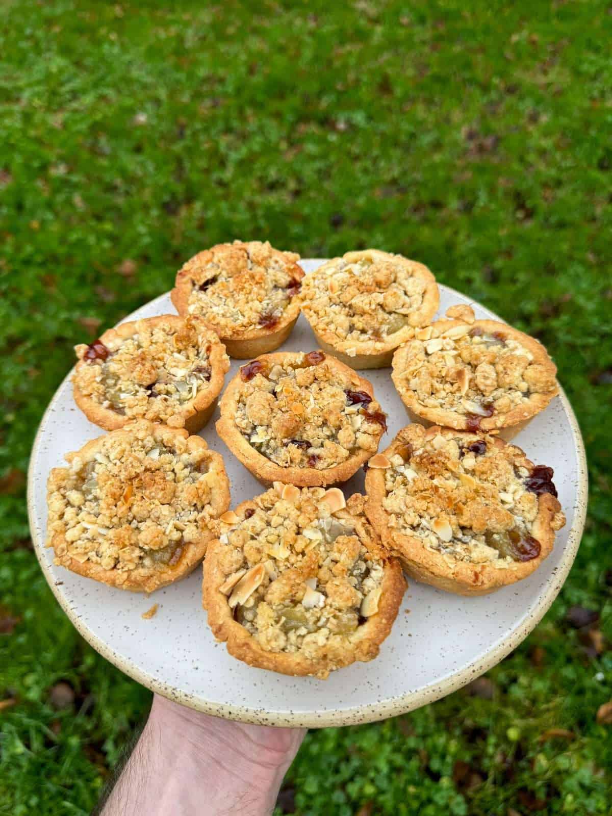 plate of mince pies