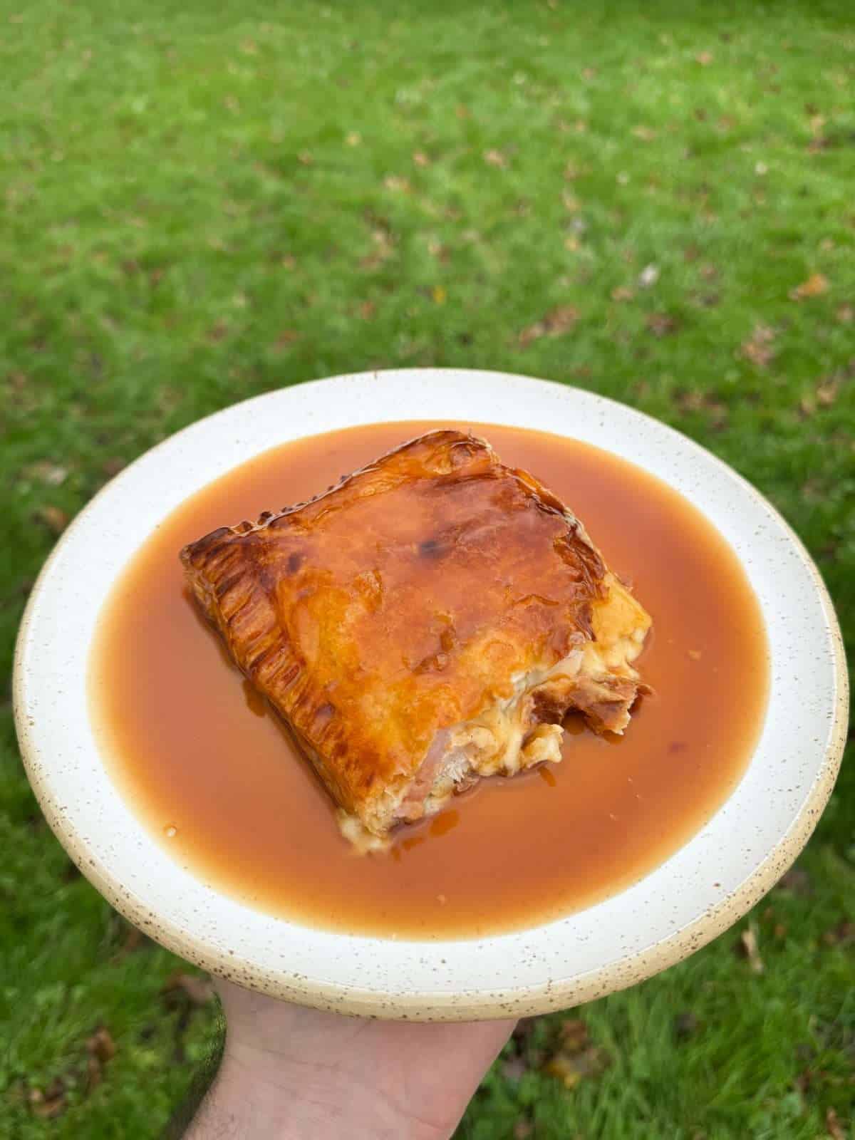 turkey pie with gravy