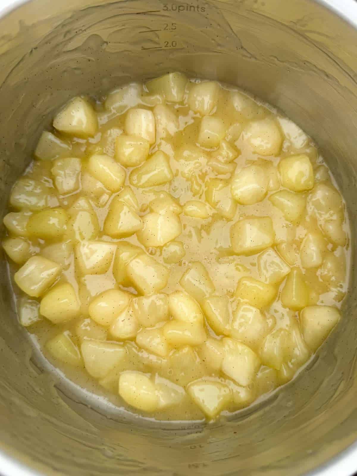 vanilla pears cooked in butter