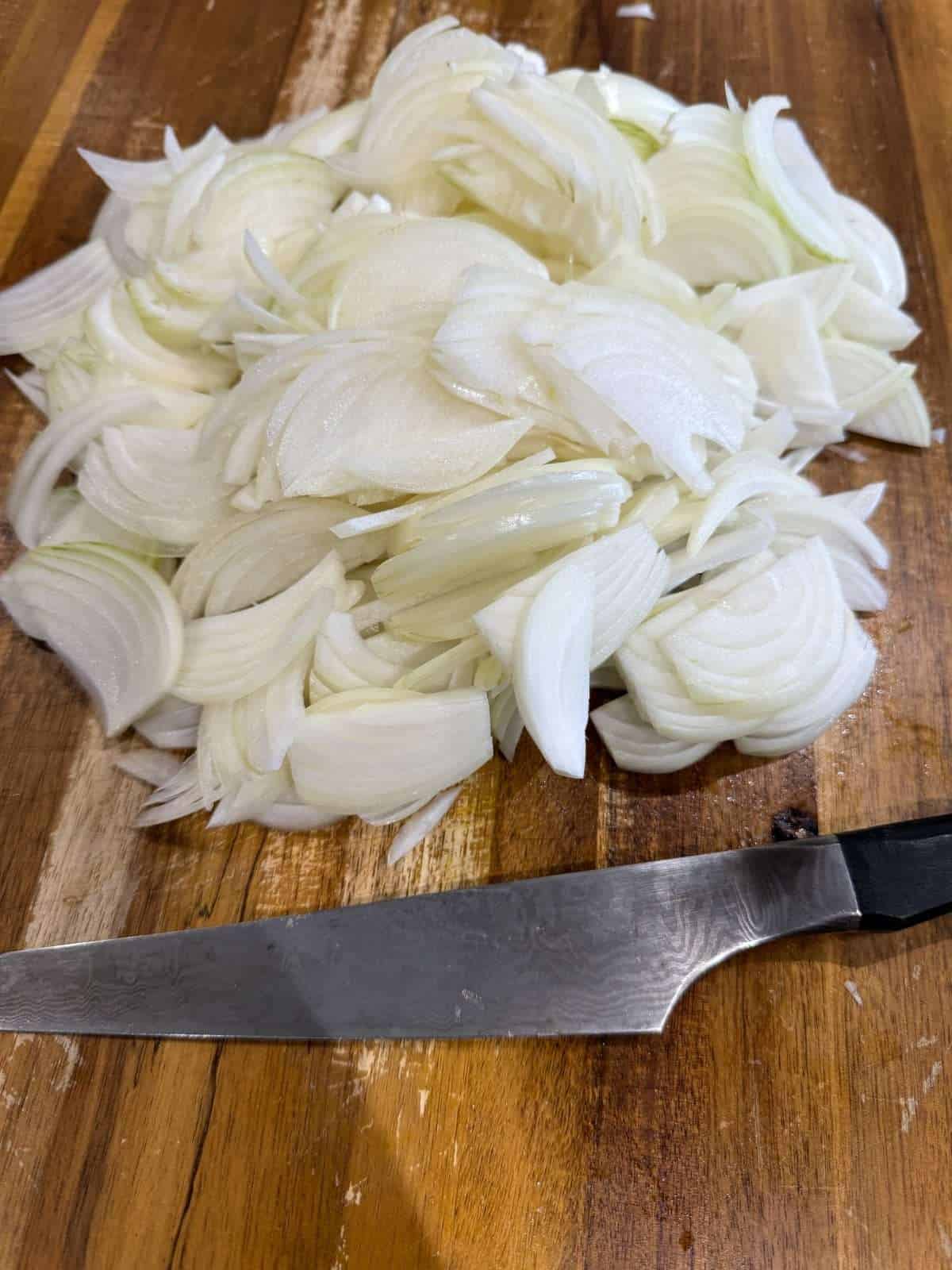 thinly sliced brown onions