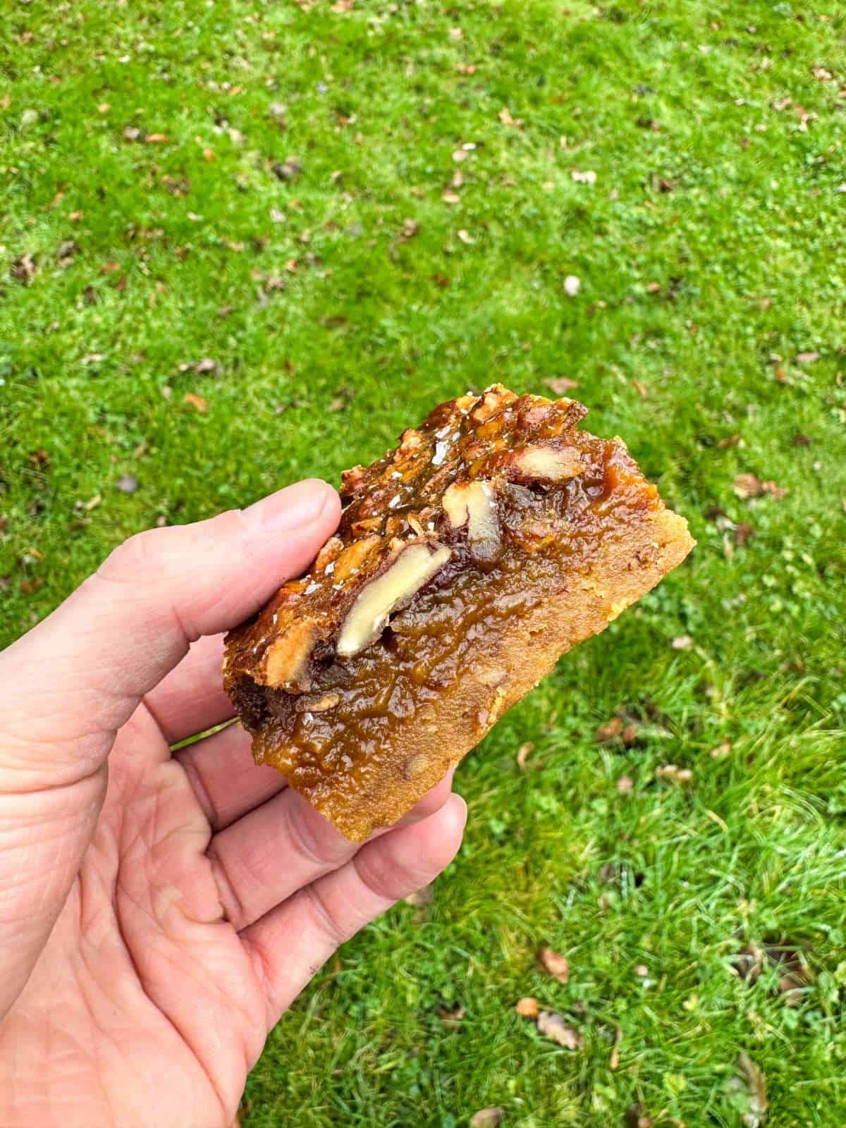 gooey pecan pie bar
