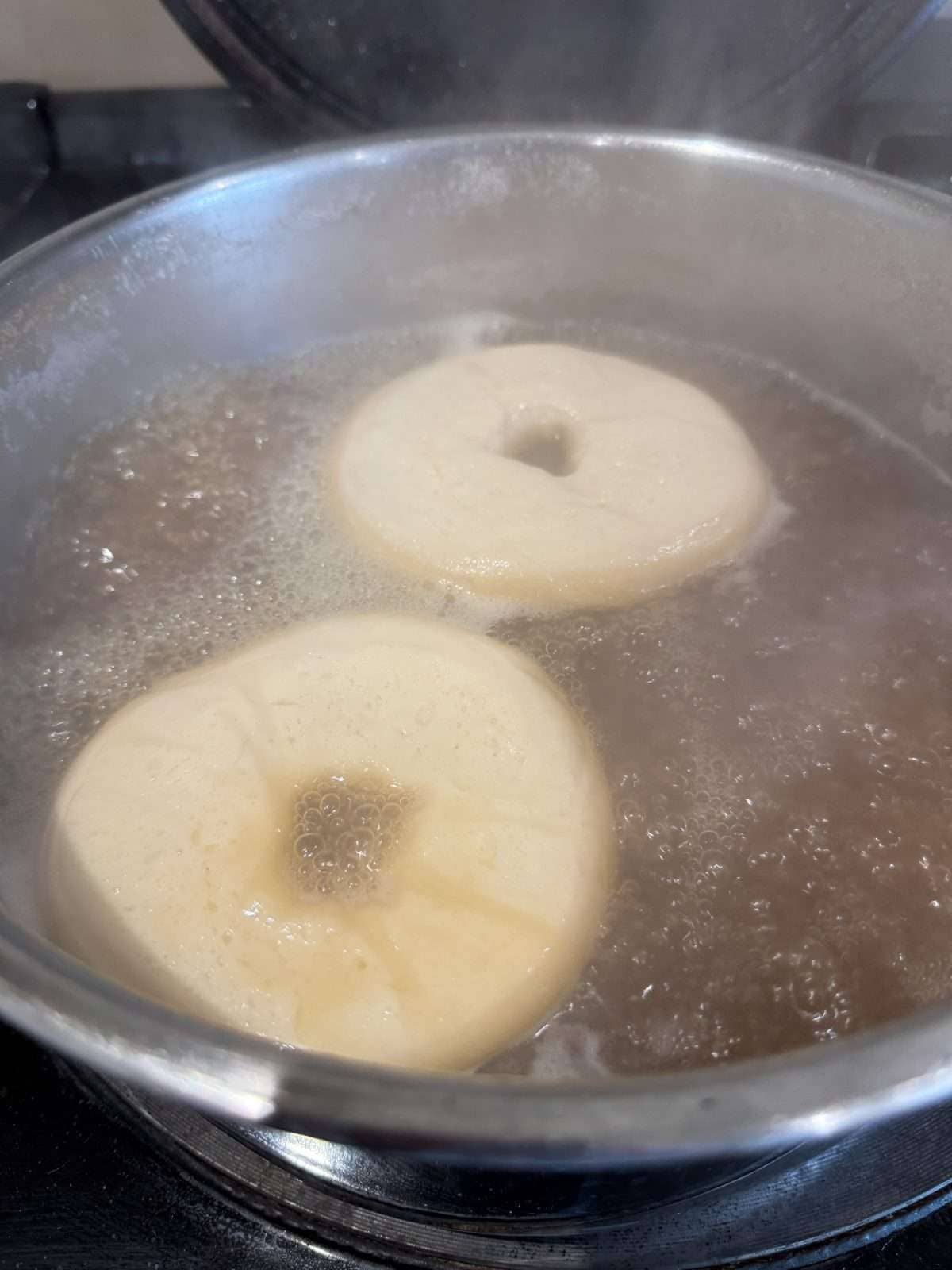 boiling bagels with barley malt extract