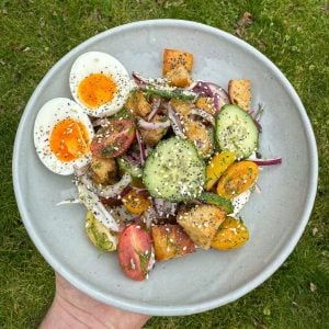 everything bagel salad with cream cheese schmear