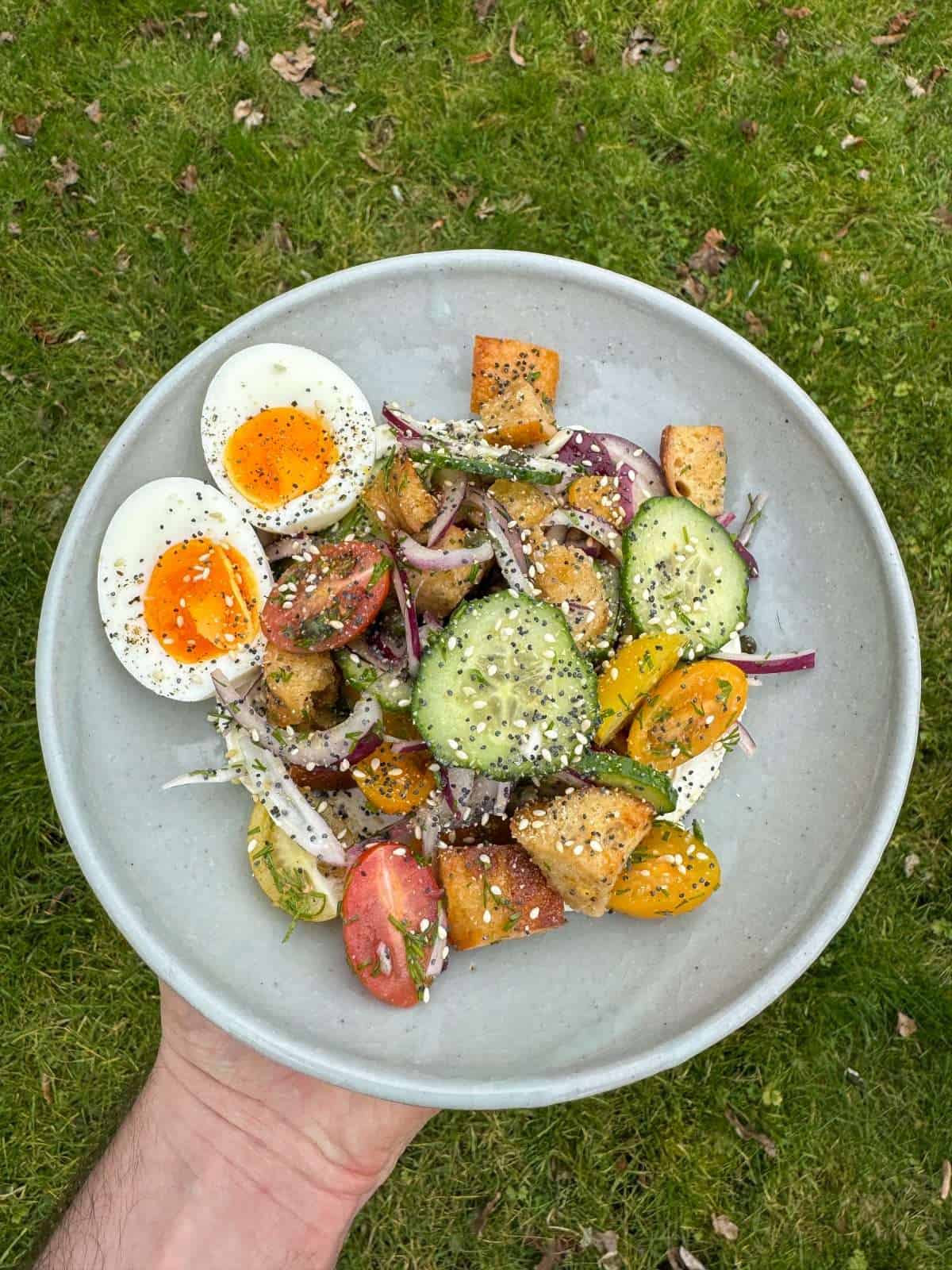 everything bagel salad with soft boiled egg