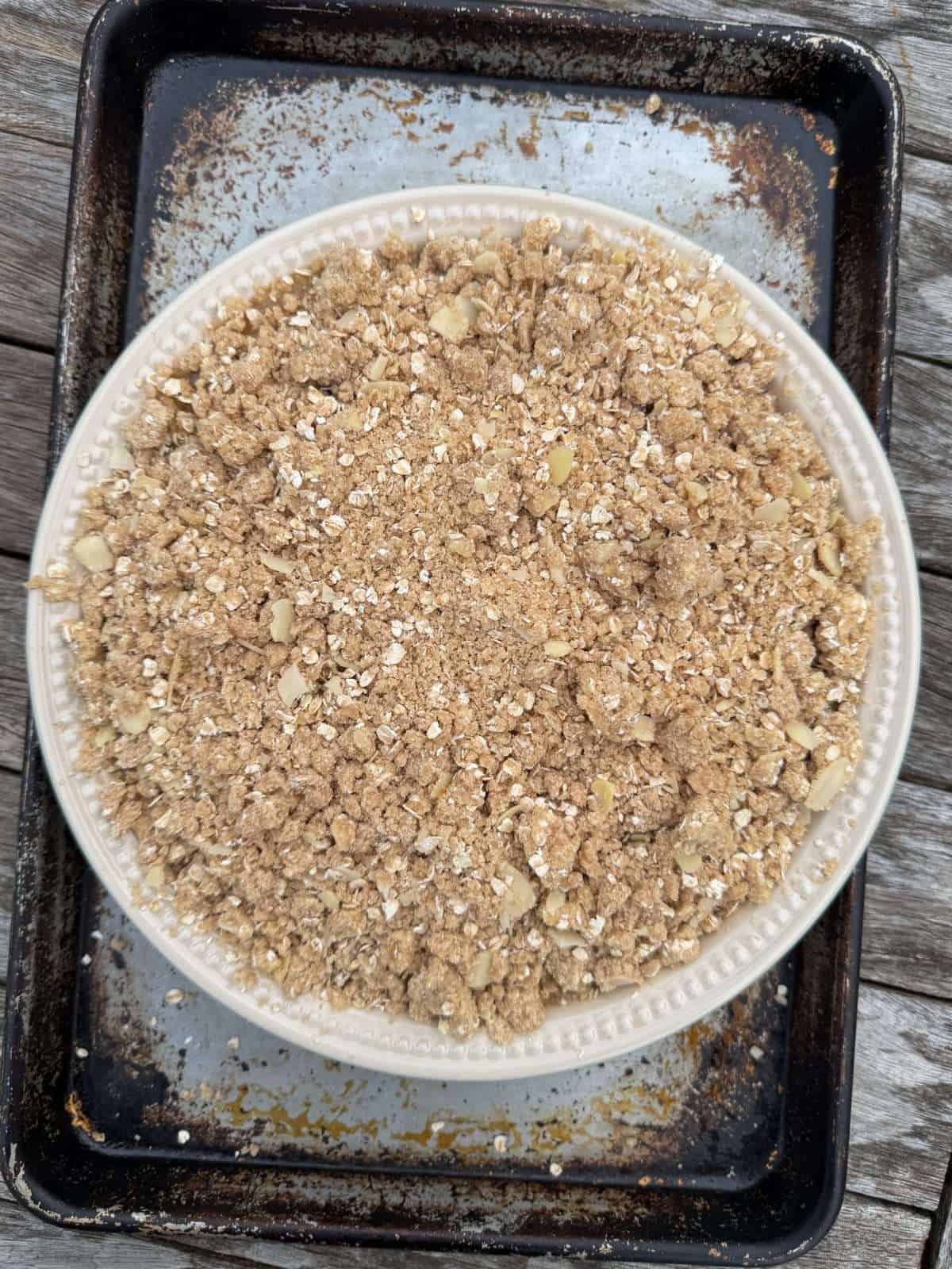 almond crumble topping