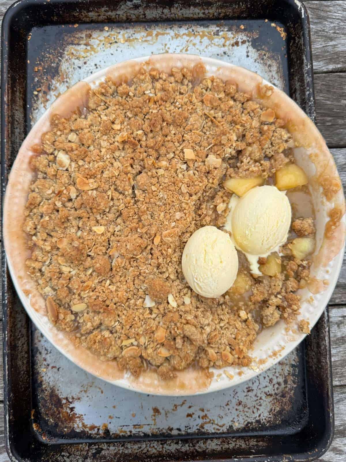 rhubarb apple crumble with vanilla ice cream