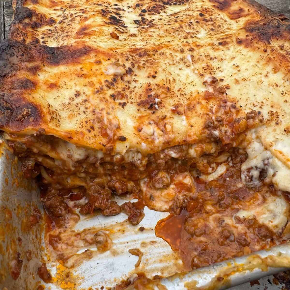 deep dish roasted garlic lasagane