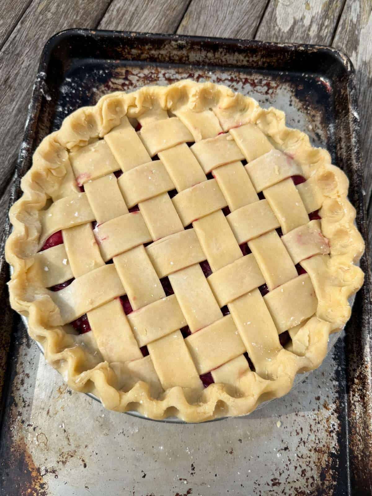lattice pie crust with crimped edges