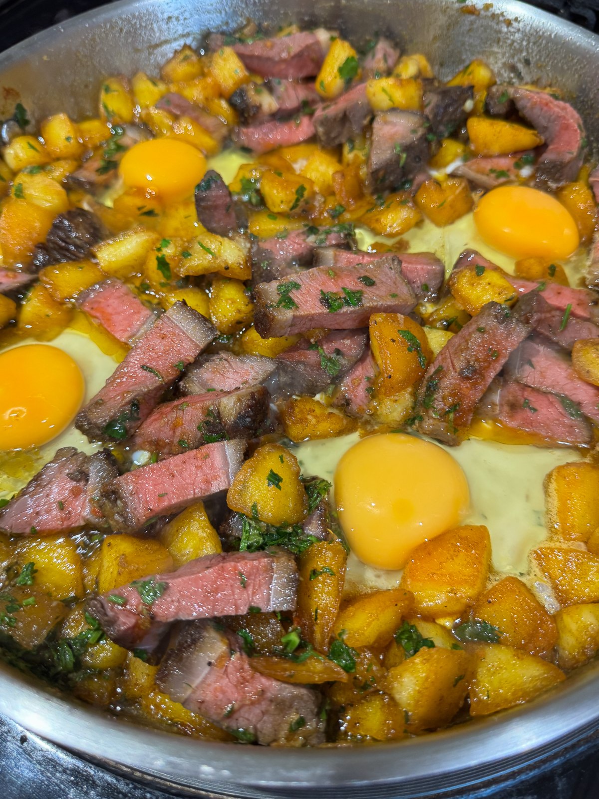 baking eggs in hash