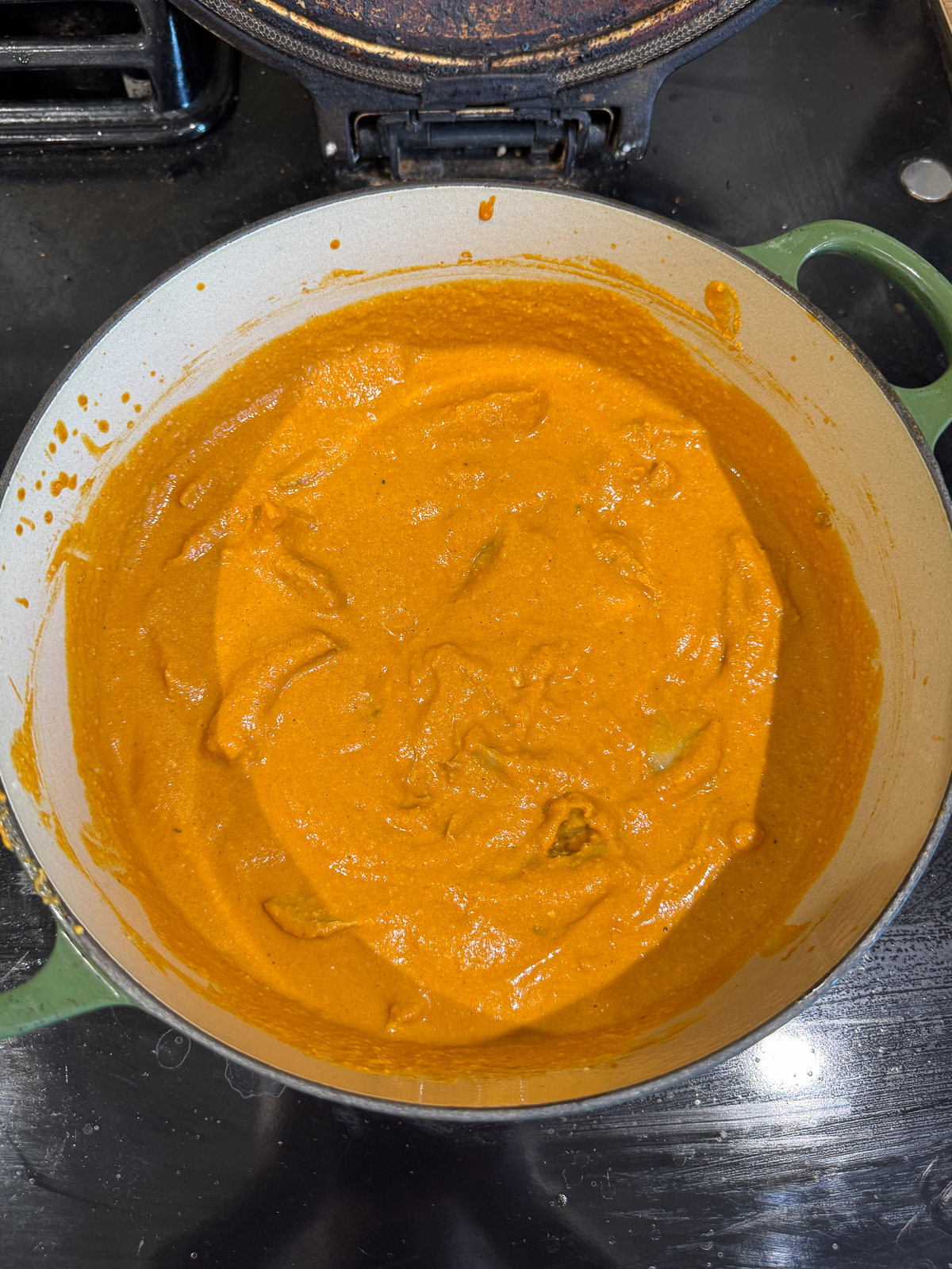 butter curry sauce in pan