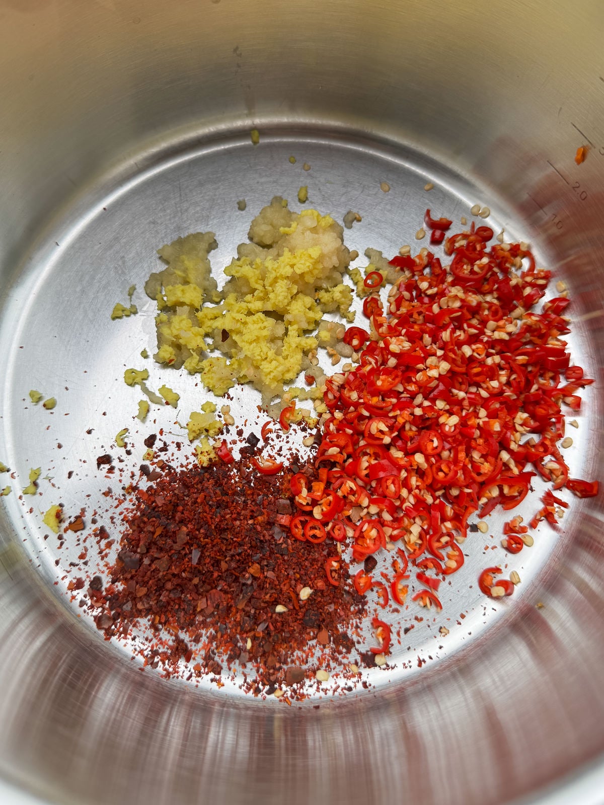 chilli sauce base of ginger & garlic