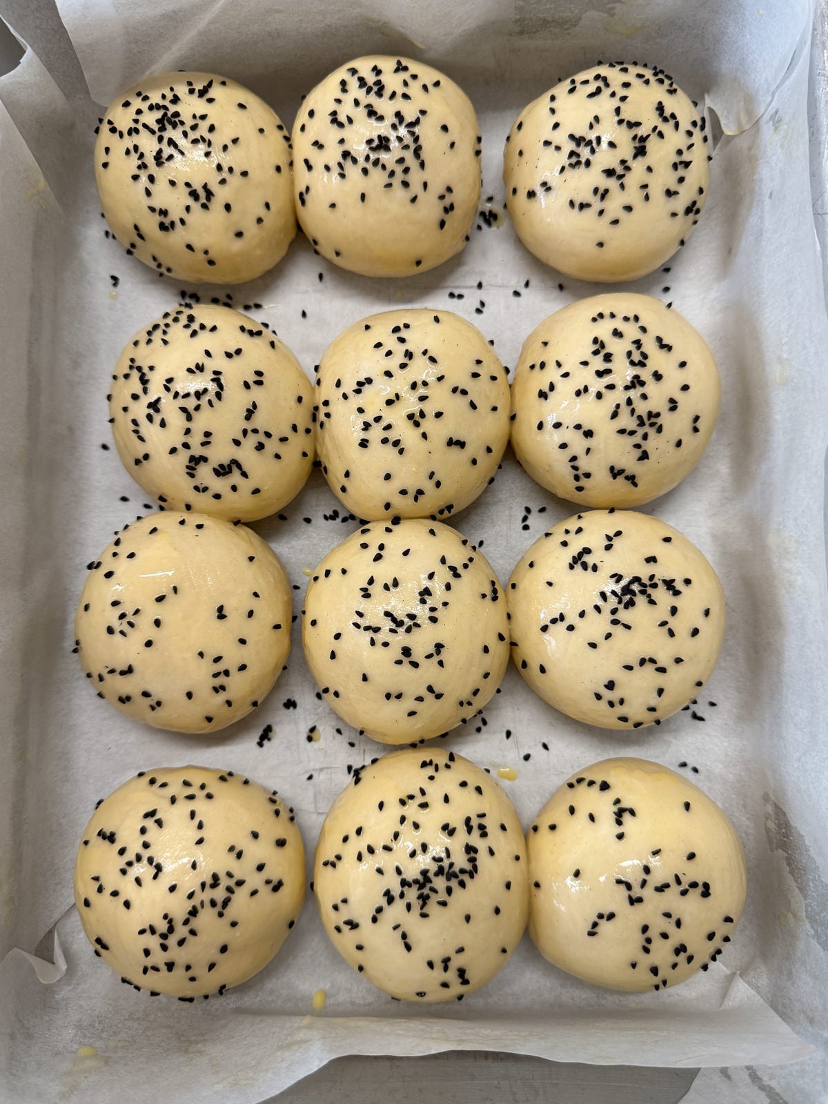 dinner rolls ready to bake