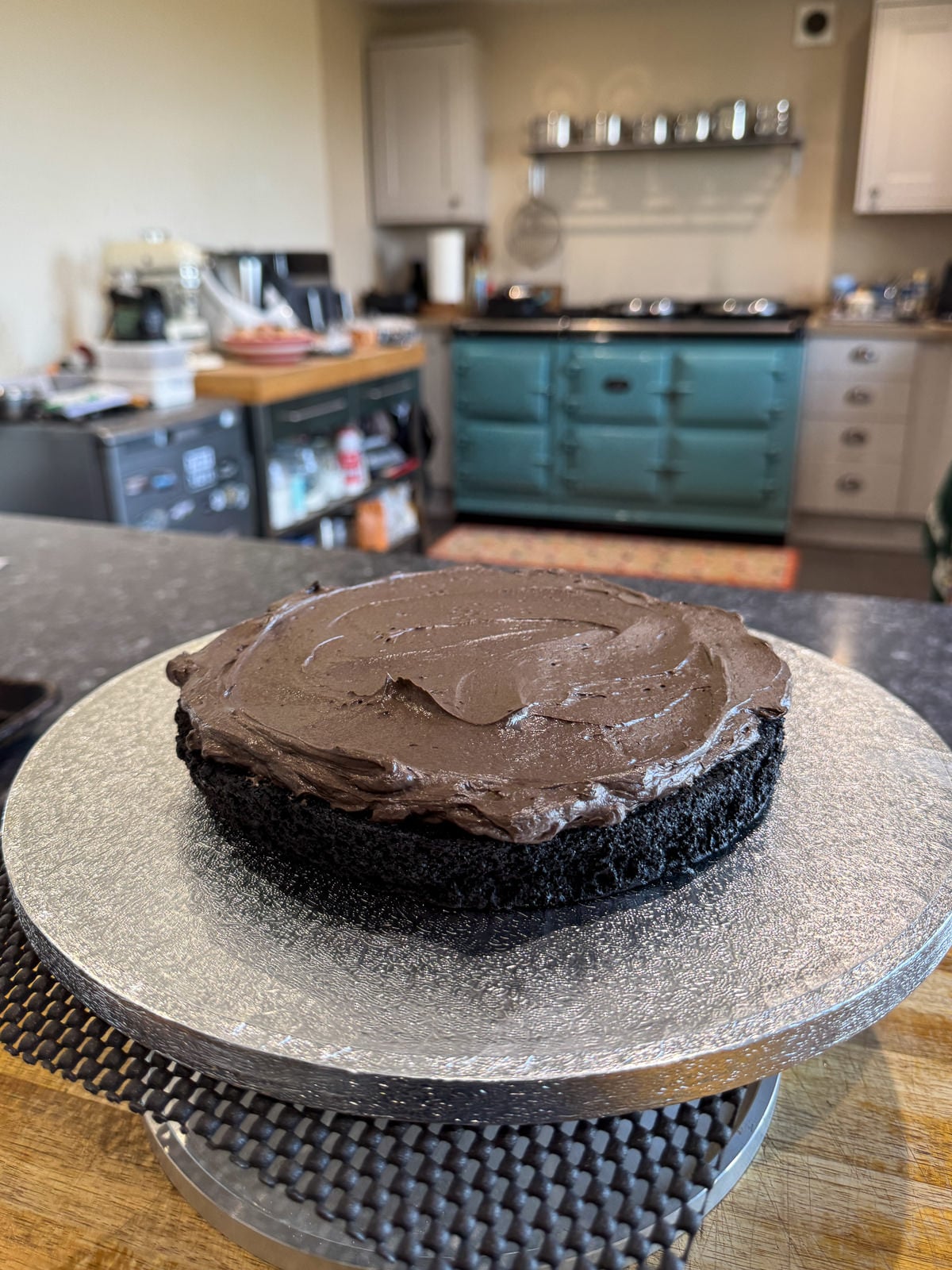 easy to spread chocolate fudge frosting