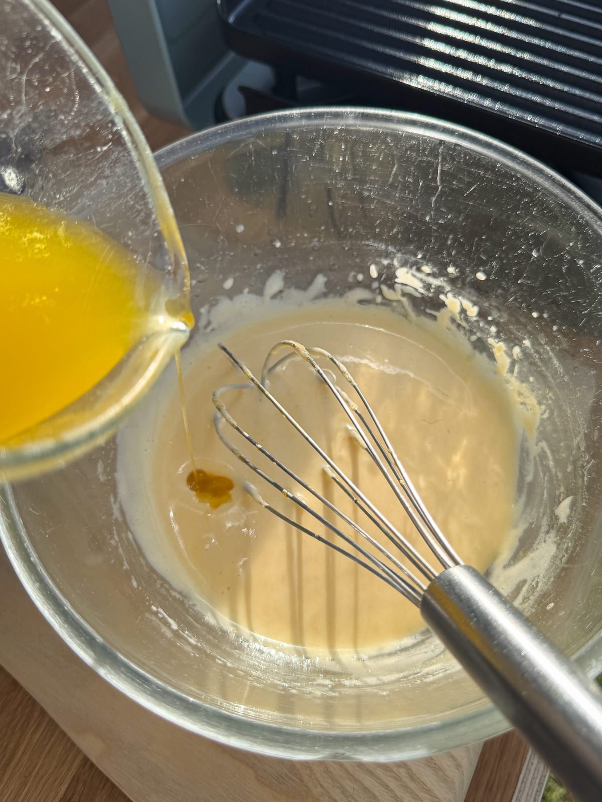 emulsifying butter and yolks