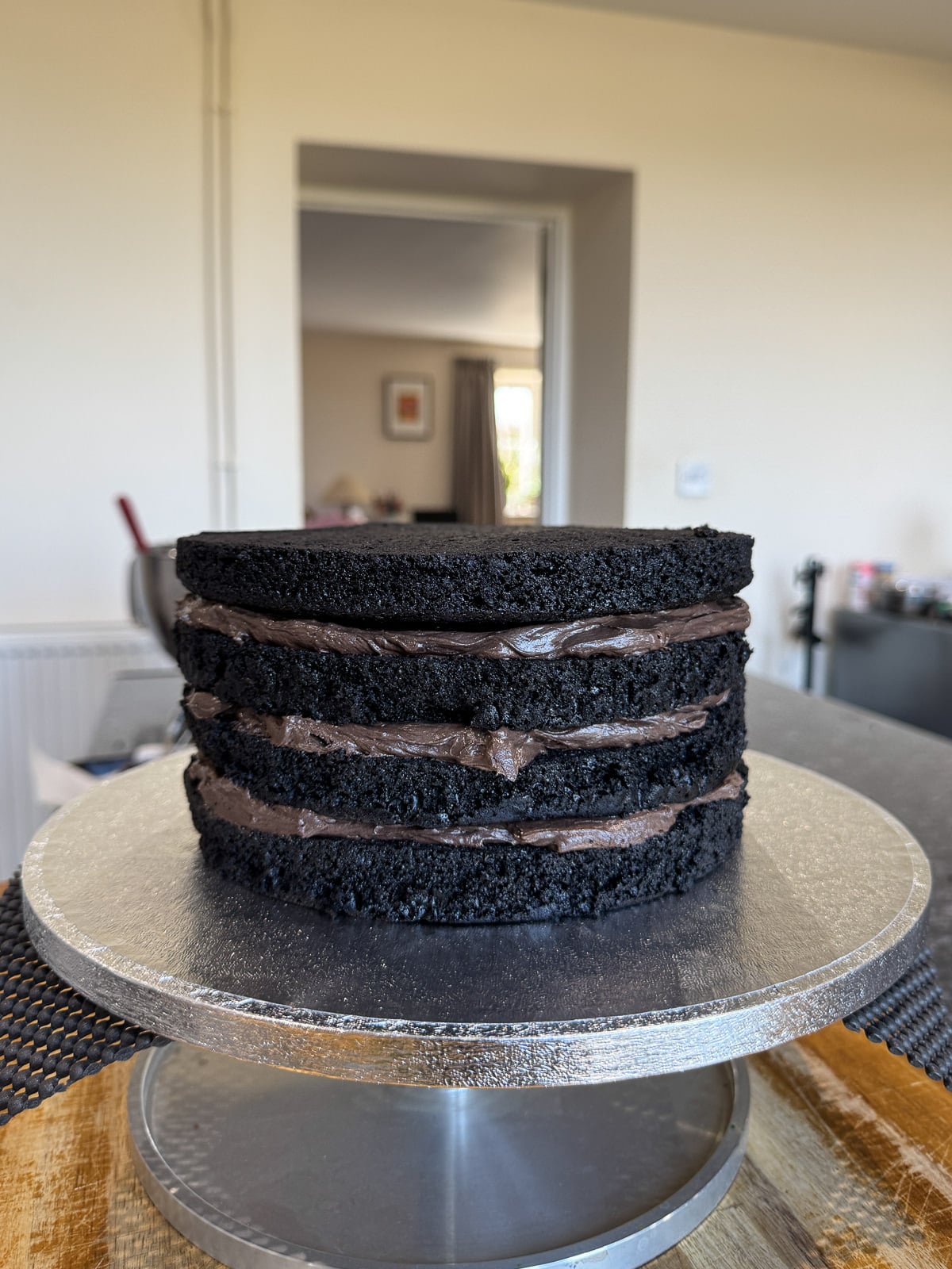 using fudge frosting for layer cake