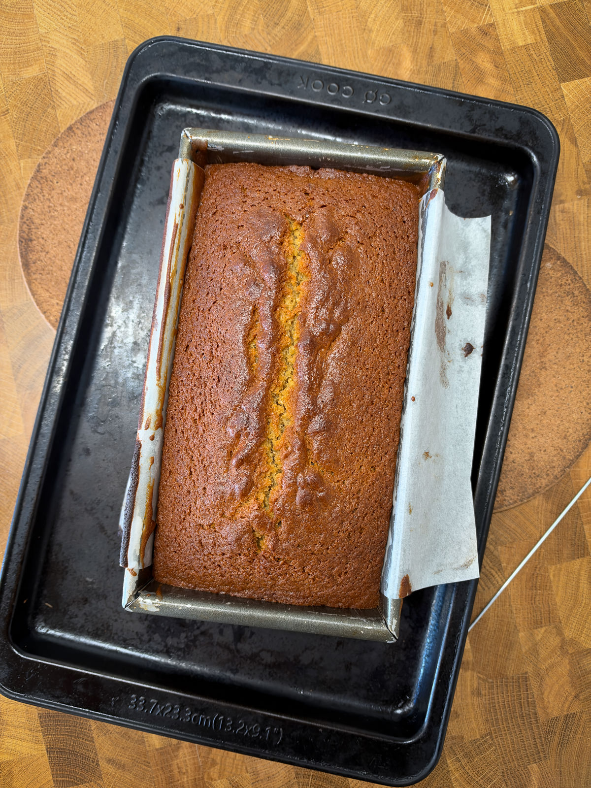 loaf cake crack on top
