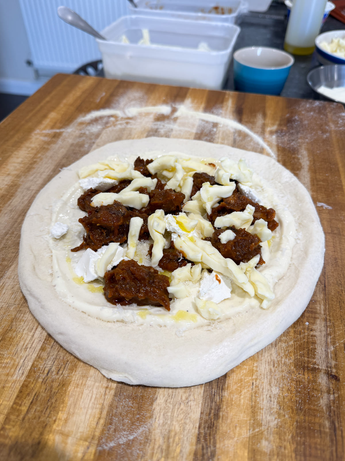 lasagne pizza with roasted garlic white pizza sauce