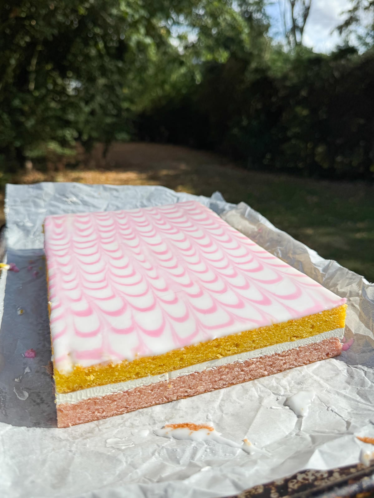 trimmed almond traybake
