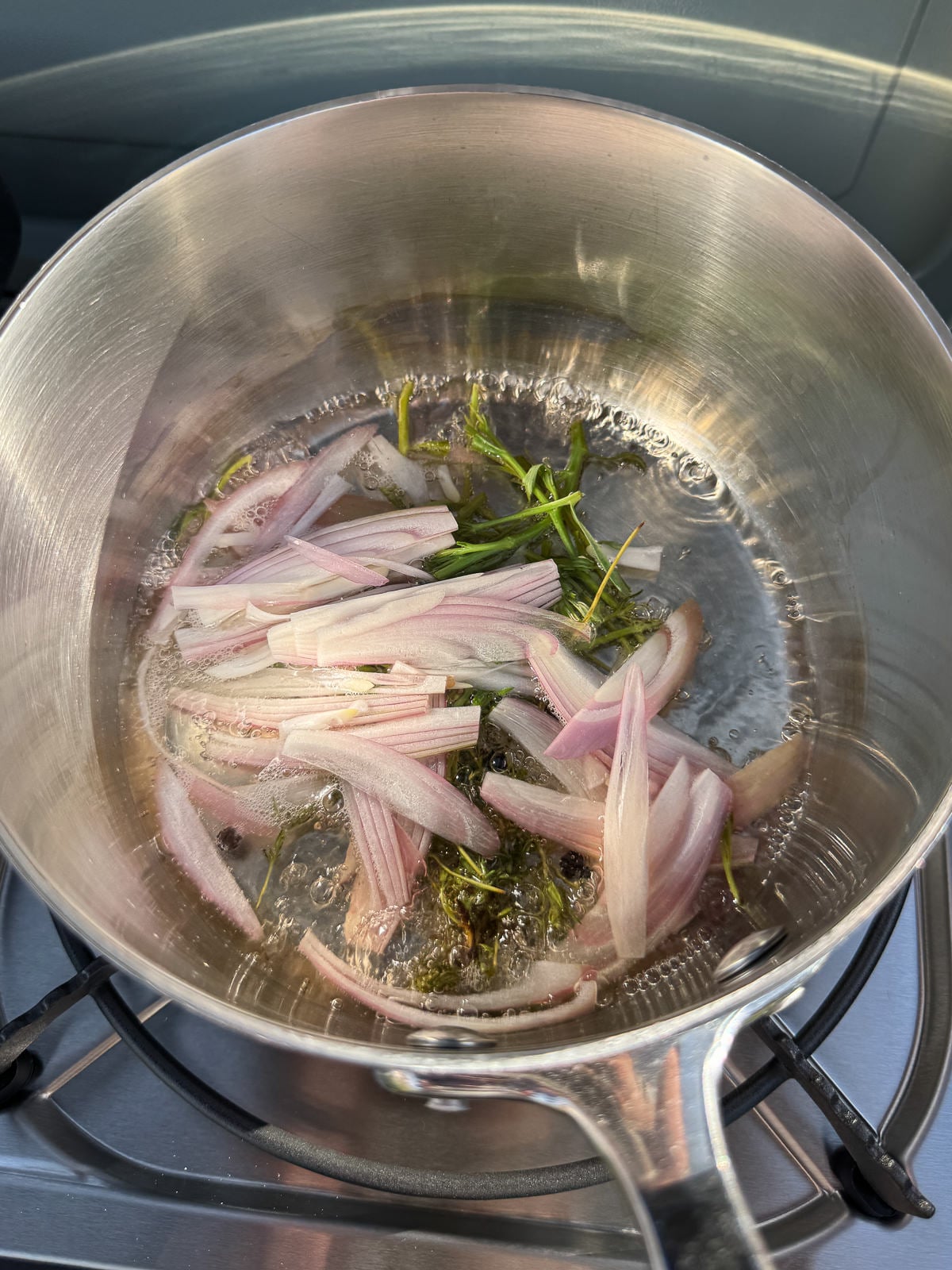 vinegar shallot herb reduction for hollandaise